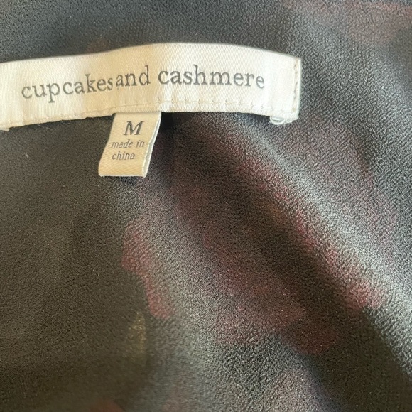 Cupcakes & Cashmere Floral Revolve Mara Camisole Cami Top Med - Picture 7 of 7